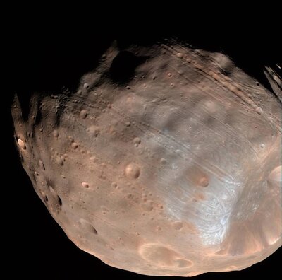 La plus grande lune de Mars, Phobos, vue par Mars Reconnaissance Orbiter en&nbsp;(...)